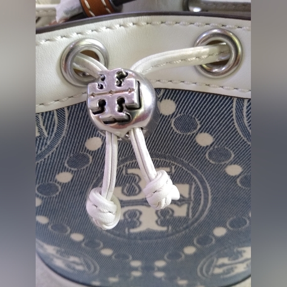BRAND NEW Tory Burch T Monogram Denim Bucket Bag - Picture 4 of 8